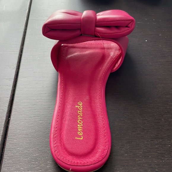 Lemonade pink flip flops - Picture 2 of 3